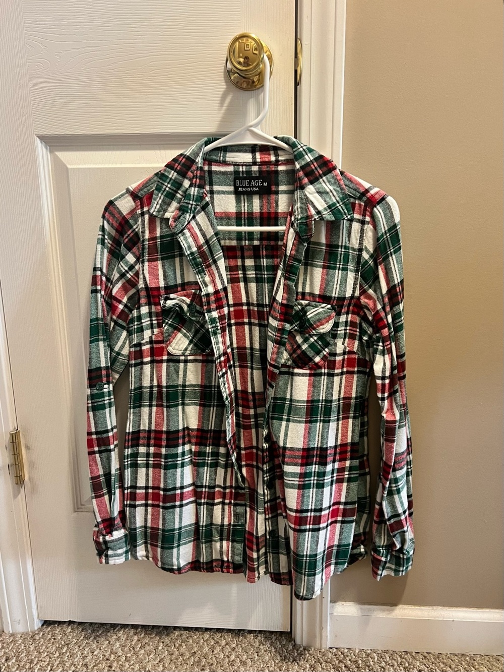 Women's Green & Red Plaid Button-Up Shirt